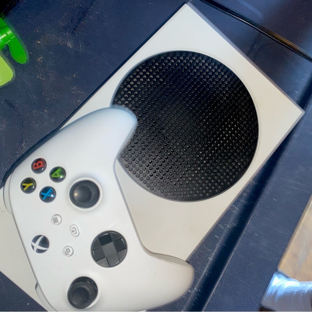 xbox series s console